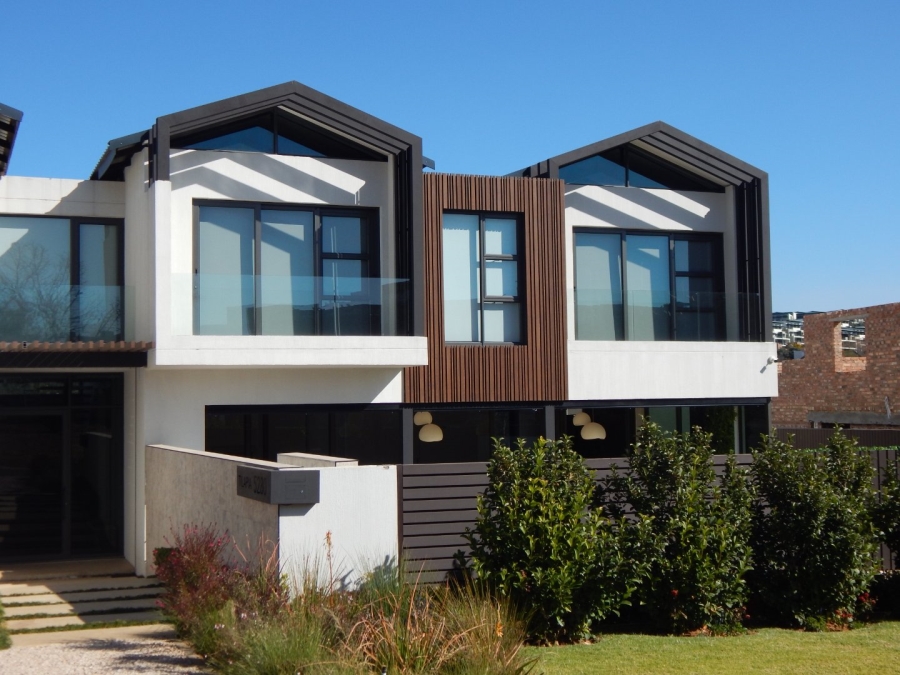 To Let 4 Bedroom Property for Rent in Helderfontein Estate Gauteng