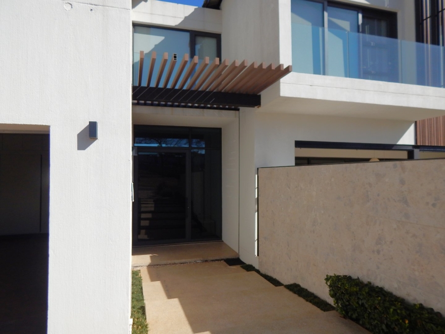To Let 4 Bedroom Property for Rent in Helderfontein Estate Gauteng