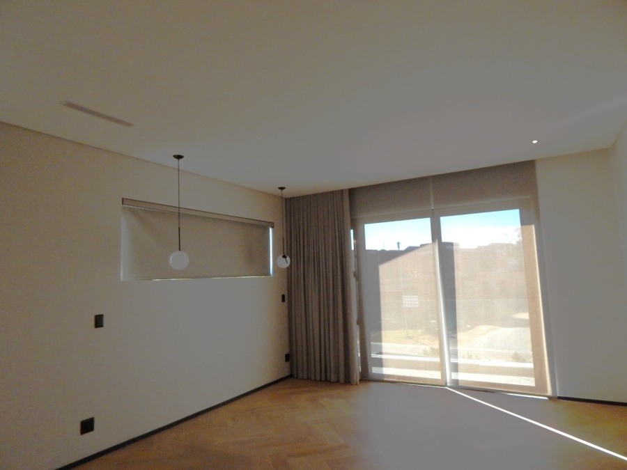 To Let 4 Bedroom Property for Rent in Helderfontein Estate Gauteng