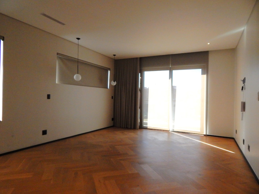 To Let 4 Bedroom Property for Rent in Helderfontein Estate Gauteng