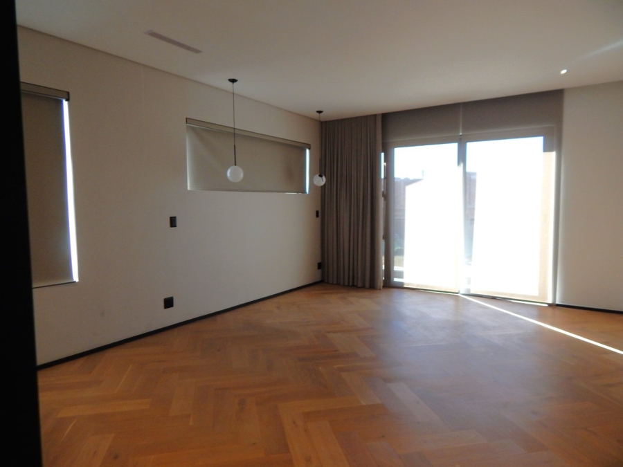To Let 4 Bedroom Property for Rent in Helderfontein Estate Gauteng