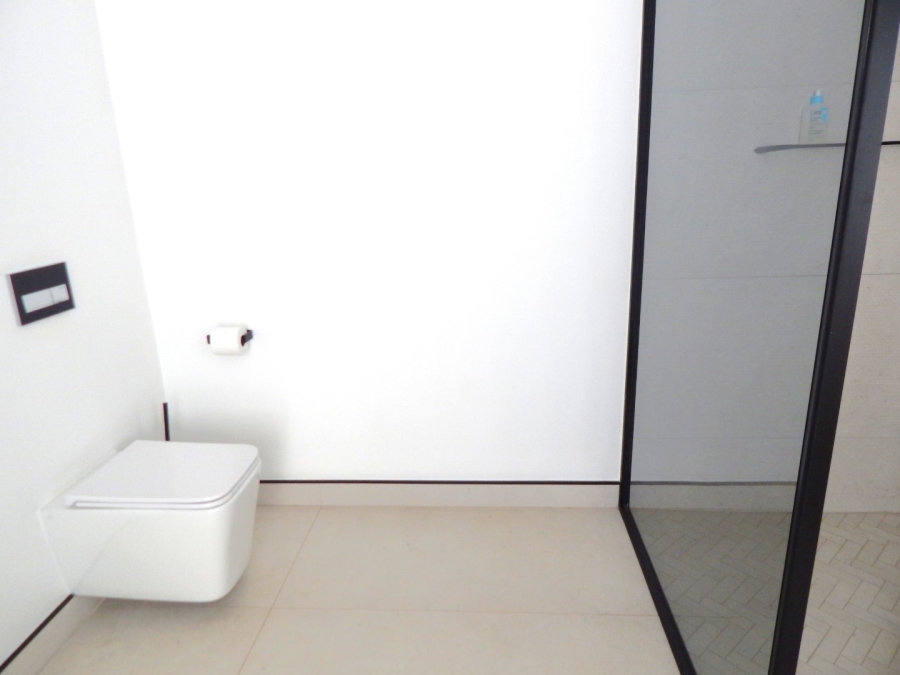 To Let 4 Bedroom Property for Rent in Helderfontein Estate Gauteng