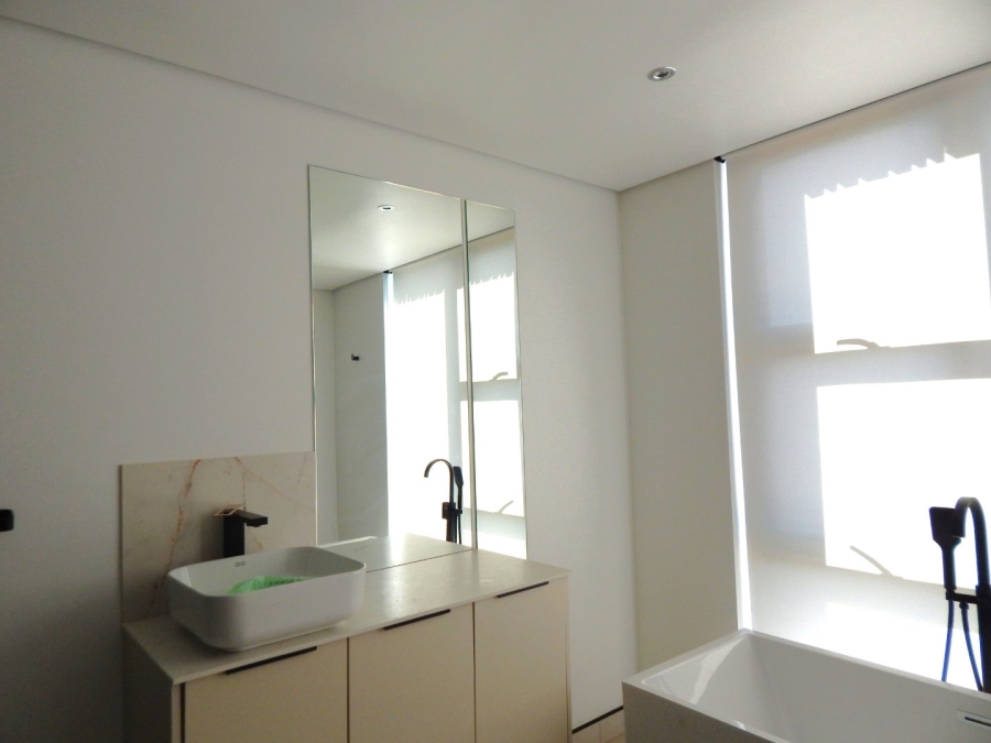 To Let 4 Bedroom Property for Rent in Helderfontein Estate Gauteng