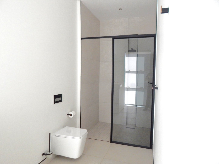 To Let 4 Bedroom Property for Rent in Helderfontein Estate Gauteng