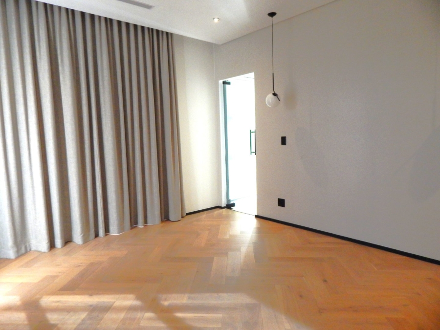 To Let 4 Bedroom Property for Rent in Helderfontein Estate Gauteng