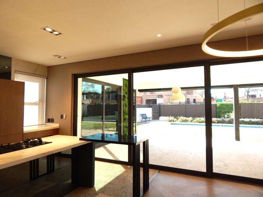 To Let 4 Bedroom Property for Rent in Helderfontein Estate Gauteng