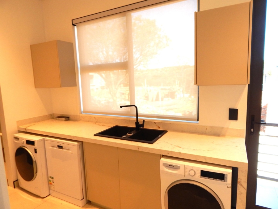 To Let 4 Bedroom Property for Rent in Helderfontein Estate Gauteng