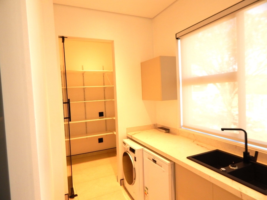 To Let 4 Bedroom Property for Rent in Helderfontein Estate Gauteng