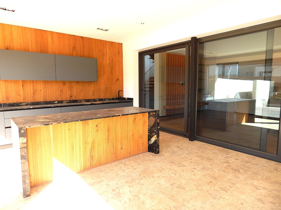 To Let 4 Bedroom Property for Rent in Helderfontein Estate Gauteng