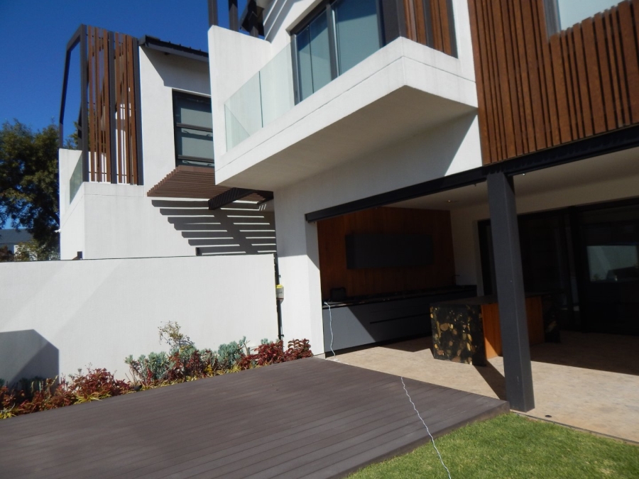 To Let 4 Bedroom Property for Rent in Helderfontein Estate Gauteng
