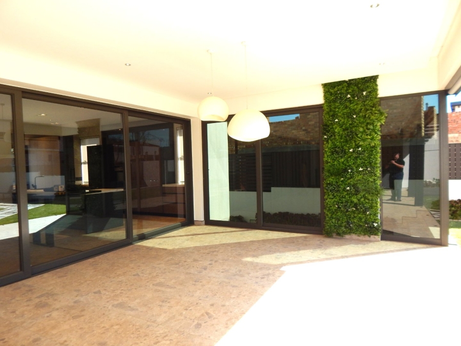 To Let 4 Bedroom Property for Rent in Helderfontein Estate Gauteng