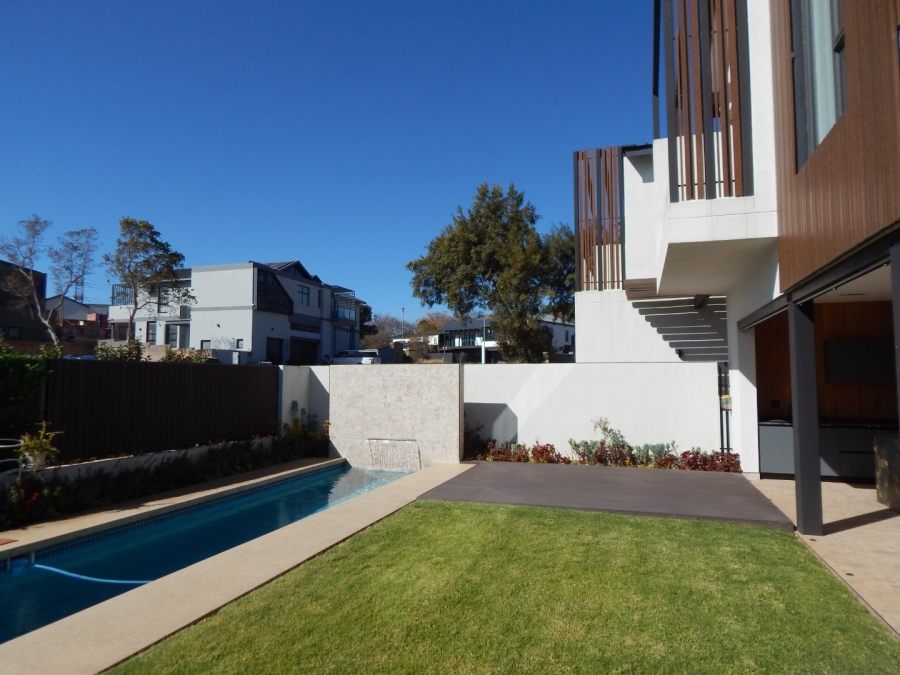 To Let 4 Bedroom Property for Rent in Helderfontein Estate Gauteng
