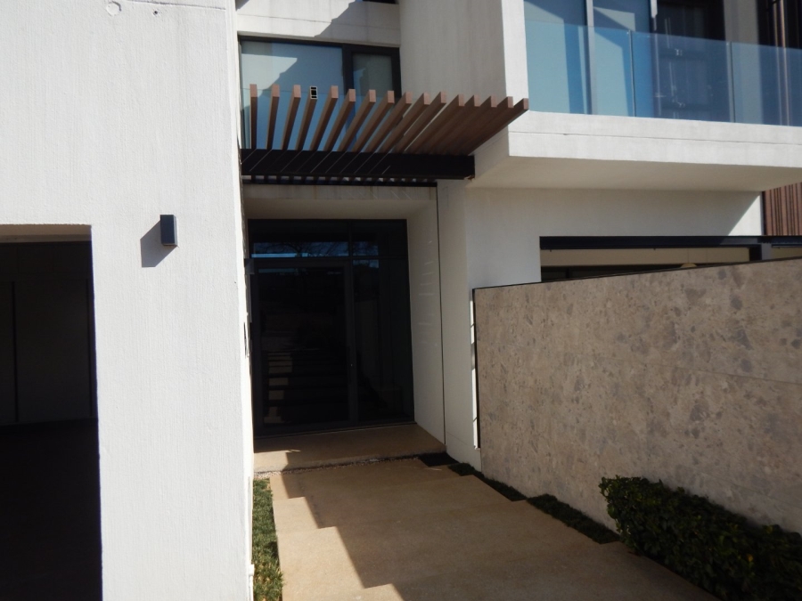 To Let 4 Bedroom Property for Rent in Helderfontein Estate Gauteng