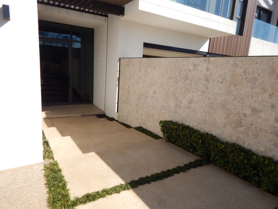 To Let 4 Bedroom Property for Rent in Helderfontein Estate Gauteng