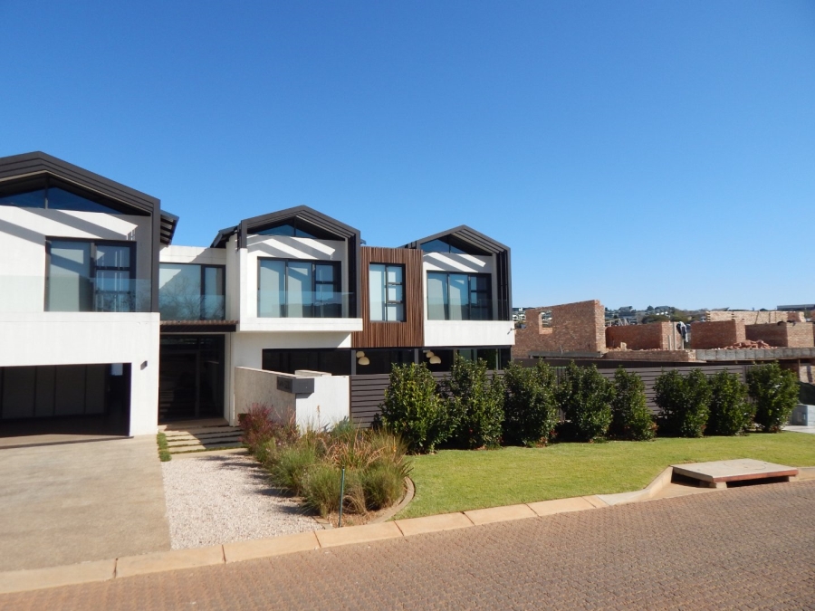 To Let 4 Bedroom Property for Rent in Helderfontein Estate Gauteng