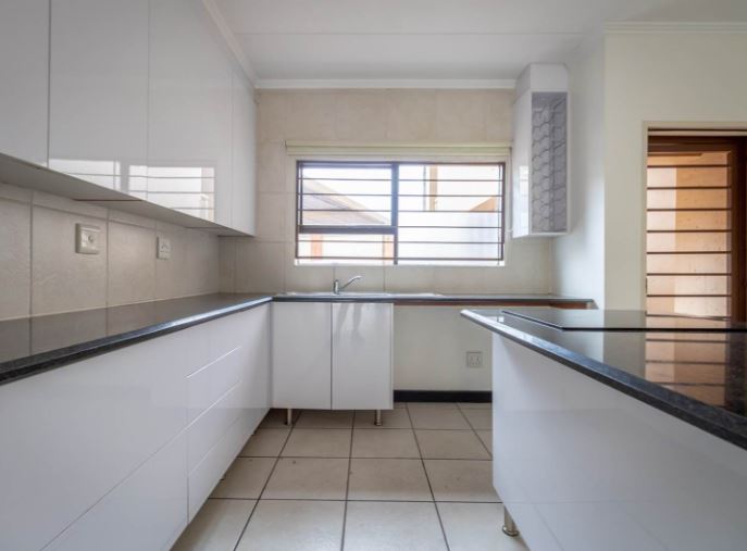 2 Bedroom Property for Sale in Sunninghill Gauteng