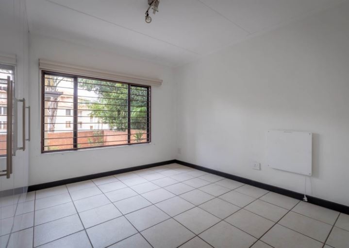 2 Bedroom Property for Sale in Sunninghill Gauteng