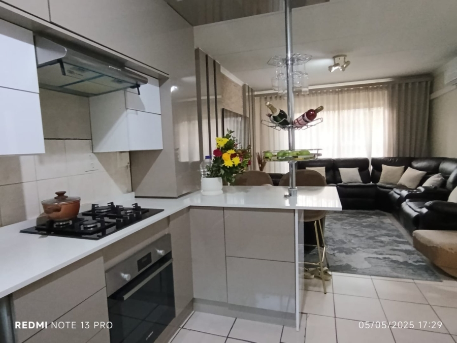 To Let 3 Bedroom Property for Rent in Heuwelsig Estate Gauteng