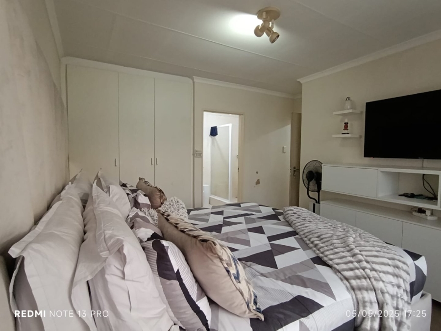 To Let 3 Bedroom Property for Rent in Heuwelsig Estate Gauteng