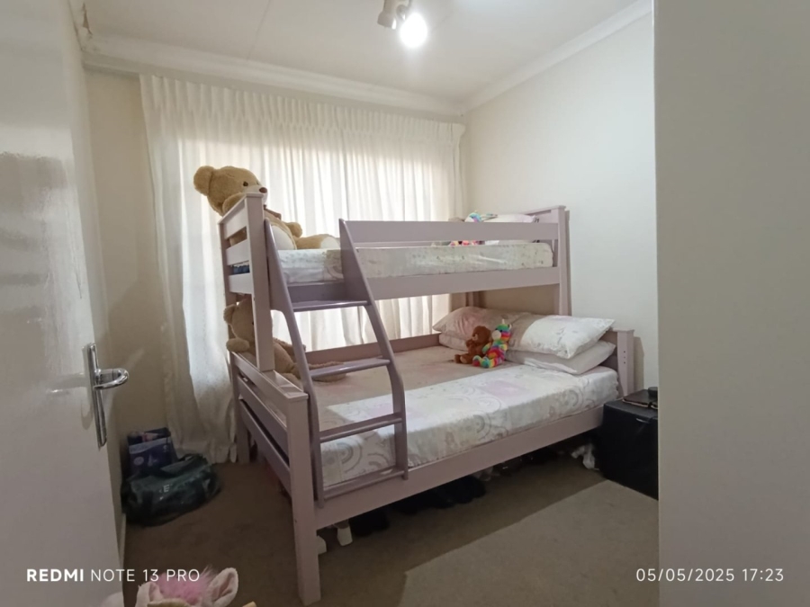 To Let 3 Bedroom Property for Rent in Heuwelsig Estate Gauteng