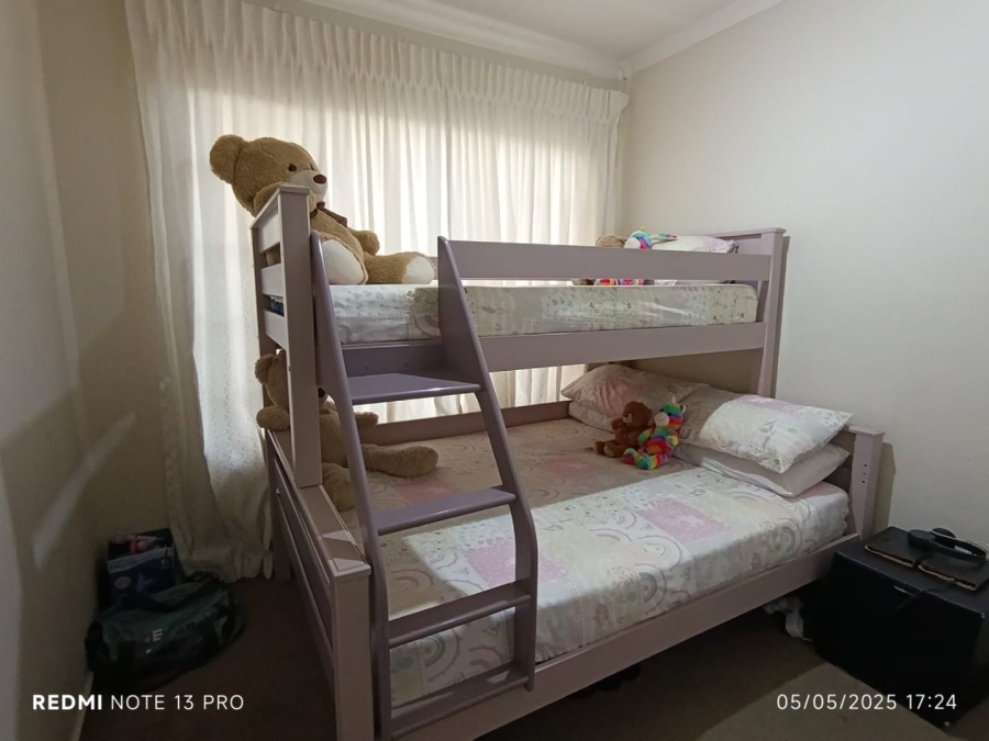 To Let 3 Bedroom Property for Rent in Heuwelsig Estate Gauteng