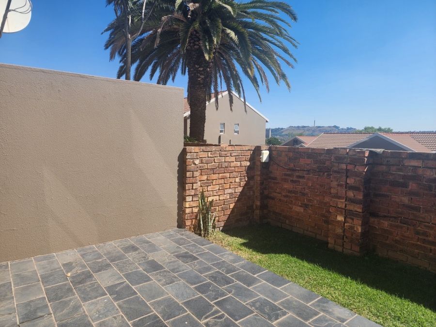To Let 2 Bedroom Property for Rent in Kensington Gauteng