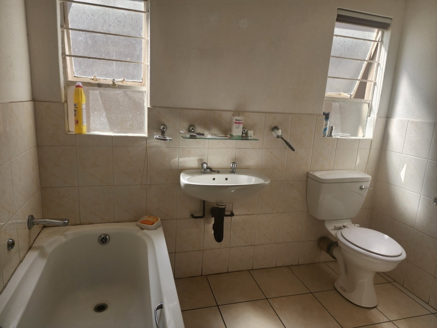 To Let 2 Bedroom Property for Rent in Kensington Gauteng