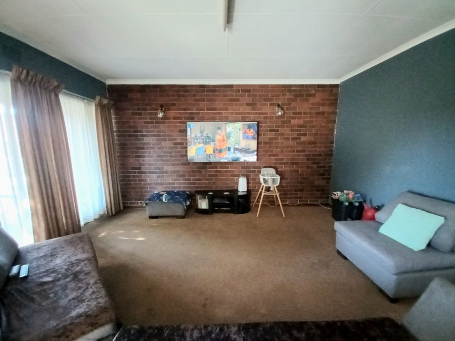 3 Bedroom Property for Sale in Rustivia Gauteng