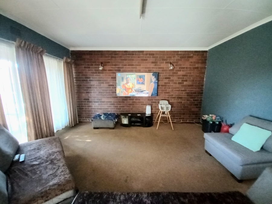 3 Bedroom Property for Sale in Rustivia Gauteng