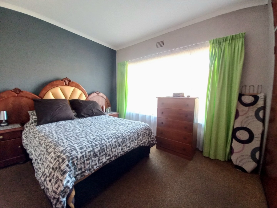 3 Bedroom Property for Sale in Rustivia Gauteng