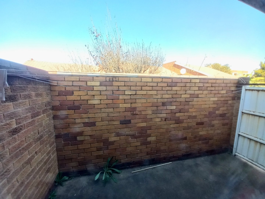 3 Bedroom Property for Sale in Rustivia Gauteng