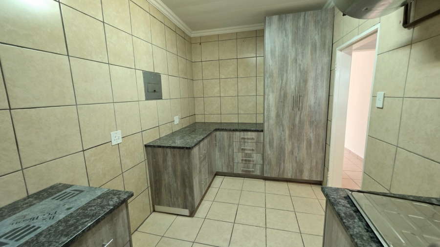 To Let 2 Bedroom Property for Rent in Erasmia Gauteng