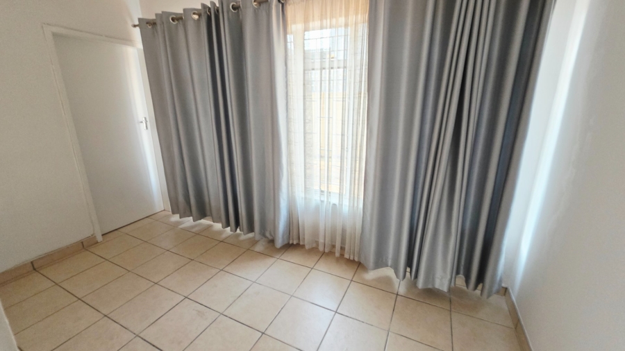 To Let 2 Bedroom Property for Rent in Erasmia Gauteng