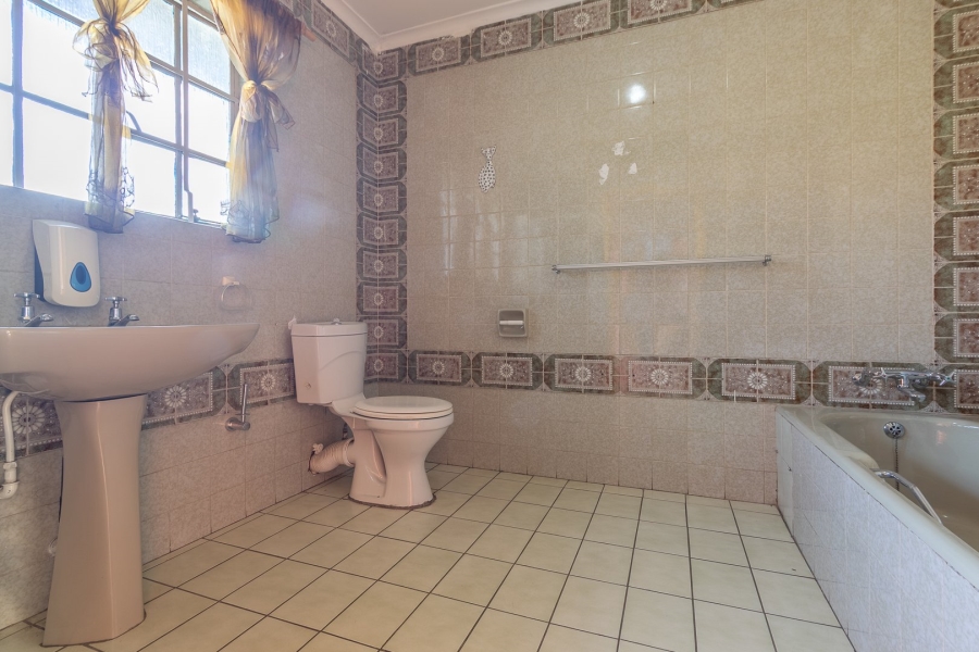 6 Bedroom Property for Sale in Bryanston Gauteng