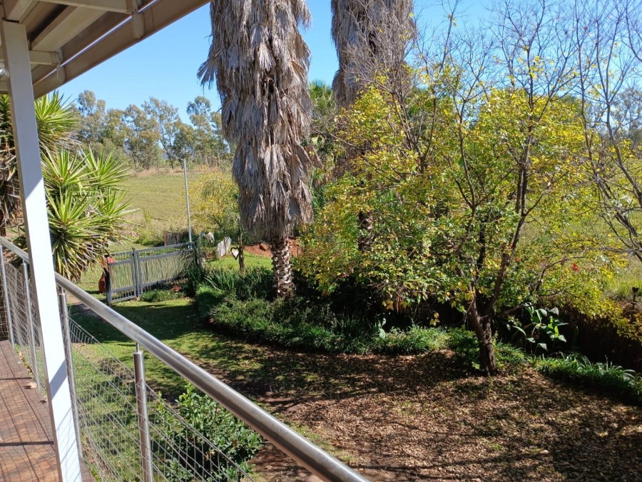  Bedroom Property for Sale in Honingneskrans Ah Gauteng