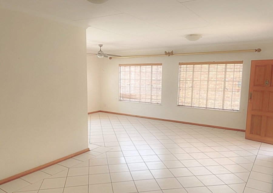 2 Bedroom Property for Sale in Wilro Park Gauteng