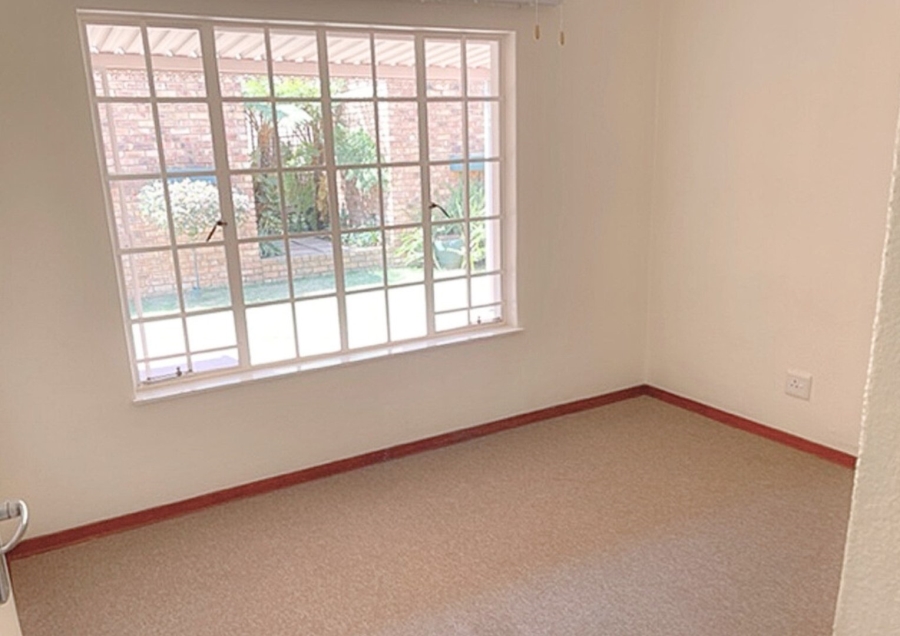 2 Bedroom Property for Sale in Wilro Park Gauteng