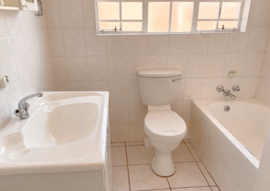2 Bedroom Property for Sale in Wilro Park Gauteng