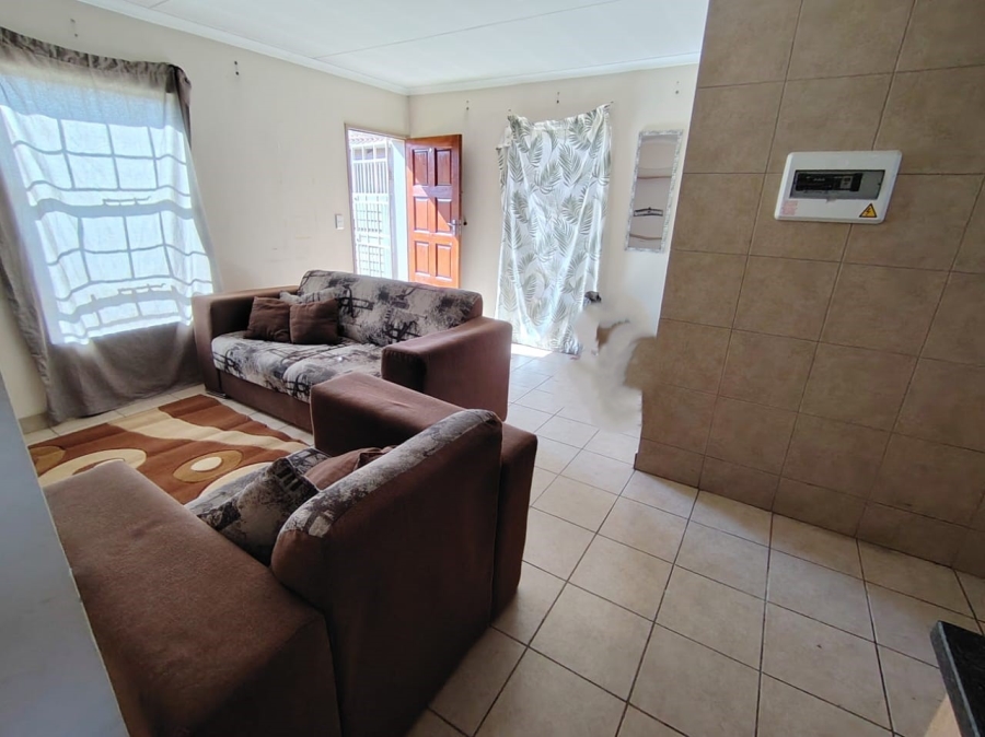 To Let 2 Bedroom Property for Rent in Thatch Hill Estate Gauteng