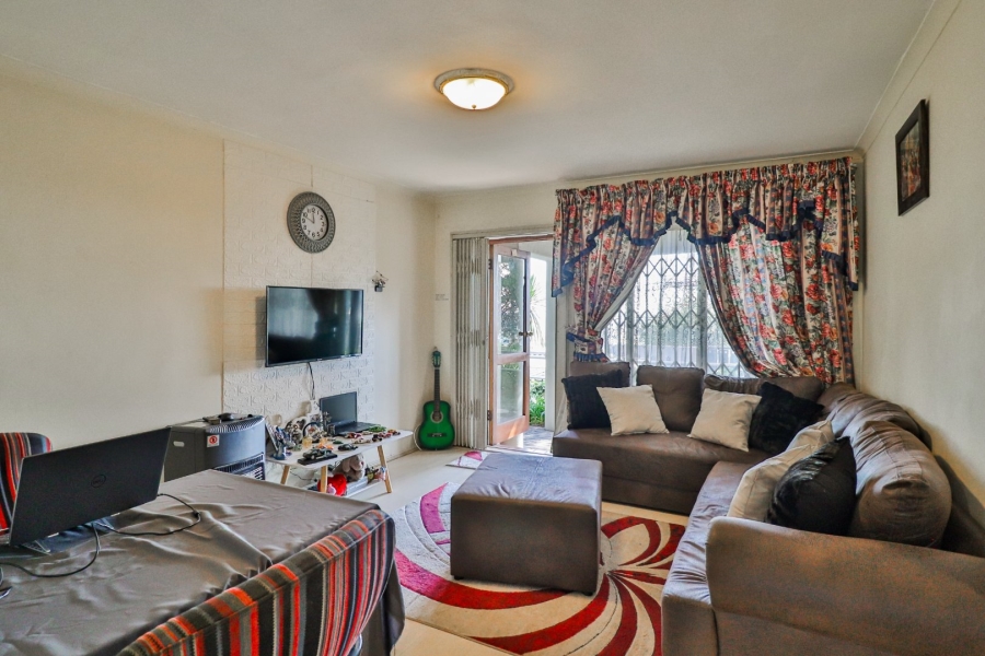 2 Bedroom Property for Sale in Sunnyrock Gauteng