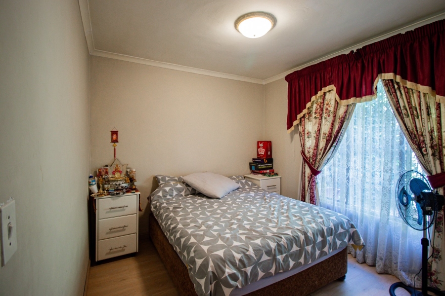 2 Bedroom Property for Sale in Sunnyrock Gauteng