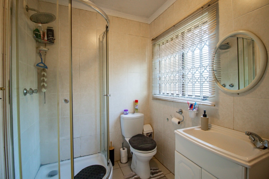 2 Bedroom Property for Sale in Sunnyrock Gauteng