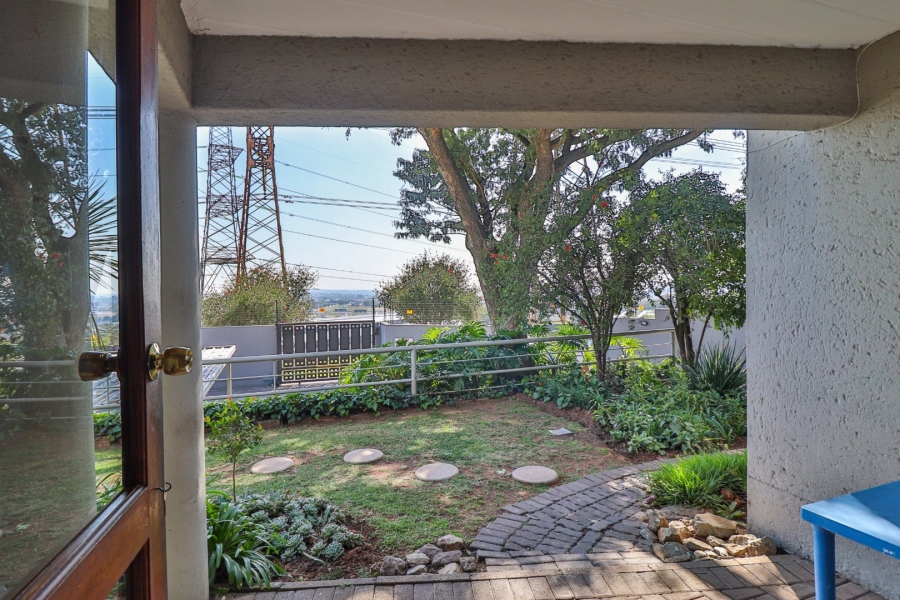 2 Bedroom Property for Sale in Sunnyrock Gauteng