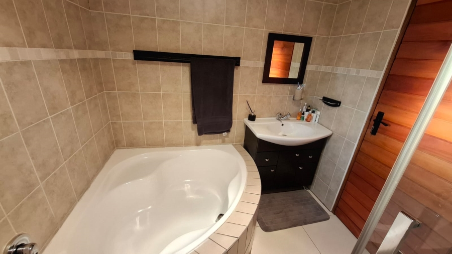 3 Bedroom Property for Sale in Kyalami Hills Gauteng