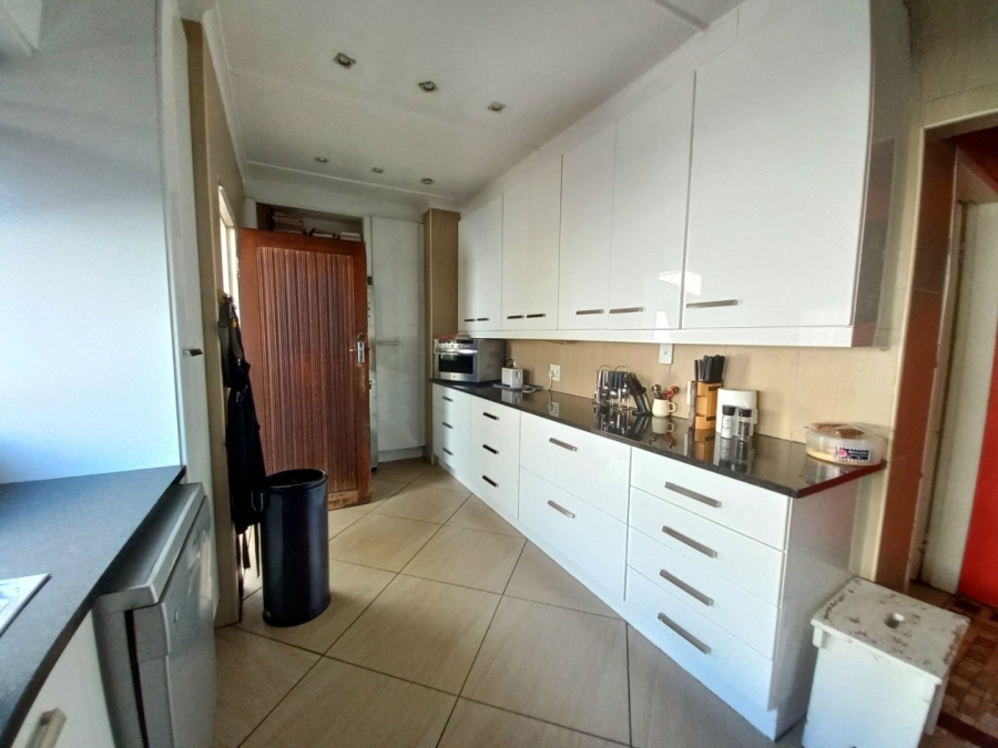 3 Bedroom Property for Sale in Buurendal Gauteng
