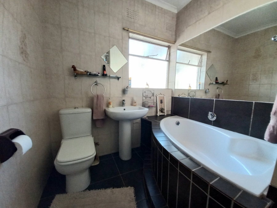 3 Bedroom Property for Sale in Buurendal Gauteng