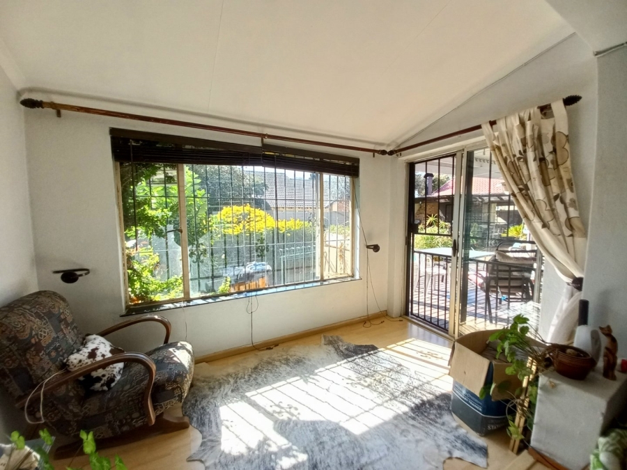 3 Bedroom Property for Sale in Buurendal Gauteng