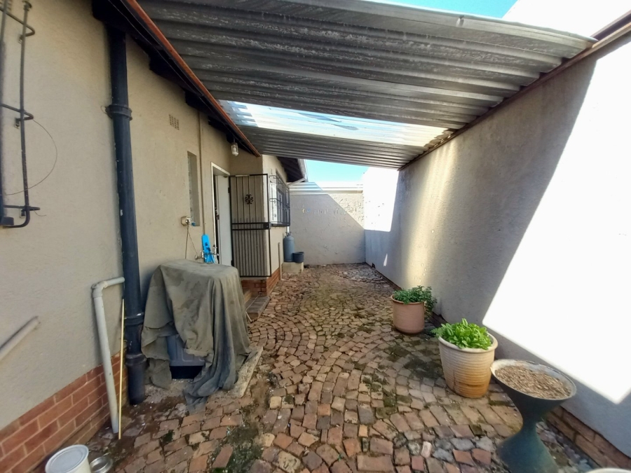 3 Bedroom Property for Sale in Buurendal Gauteng