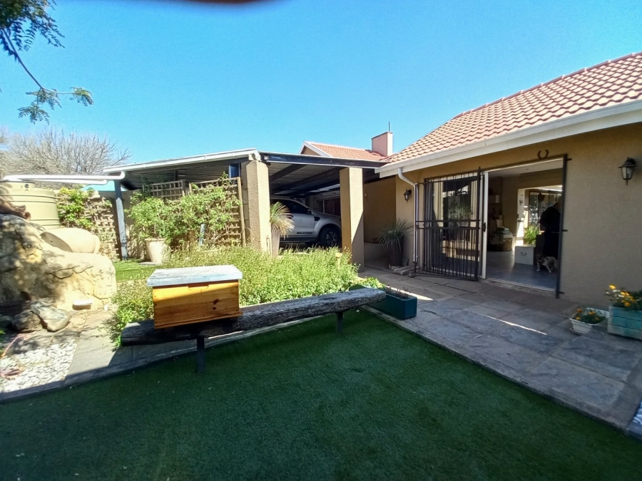 3 Bedroom Property for Sale in Buurendal Gauteng