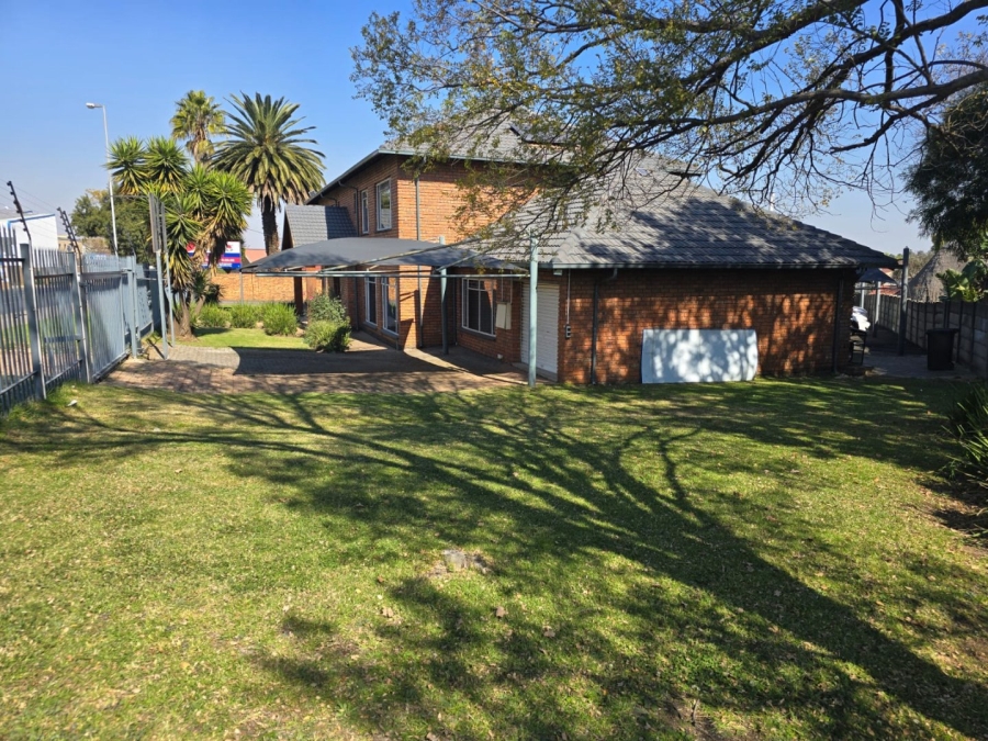 To Let commercial Property for Rent in Lilianton Gauteng